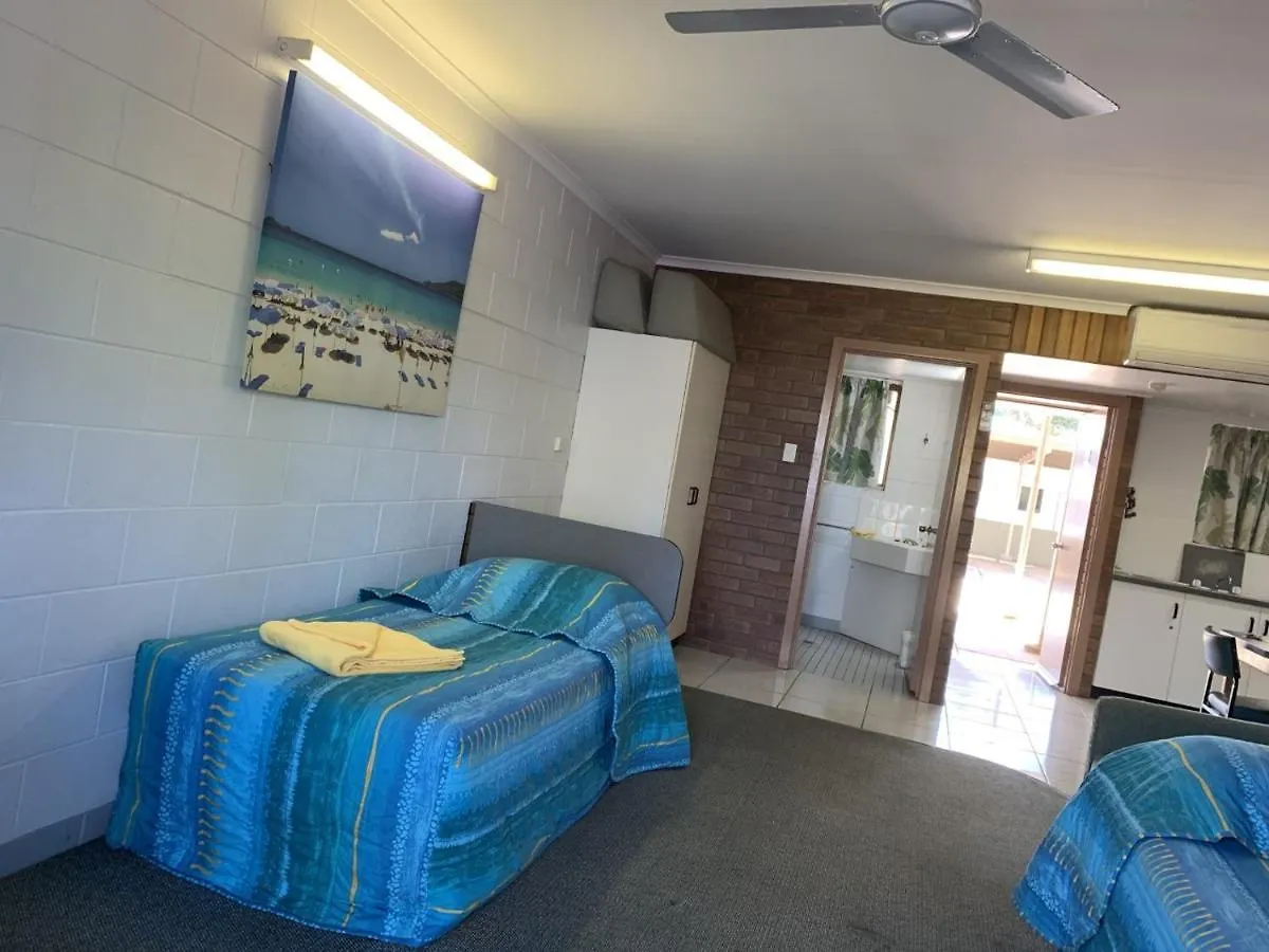 Sandpiper Motel Grasstree Beach Hotel
