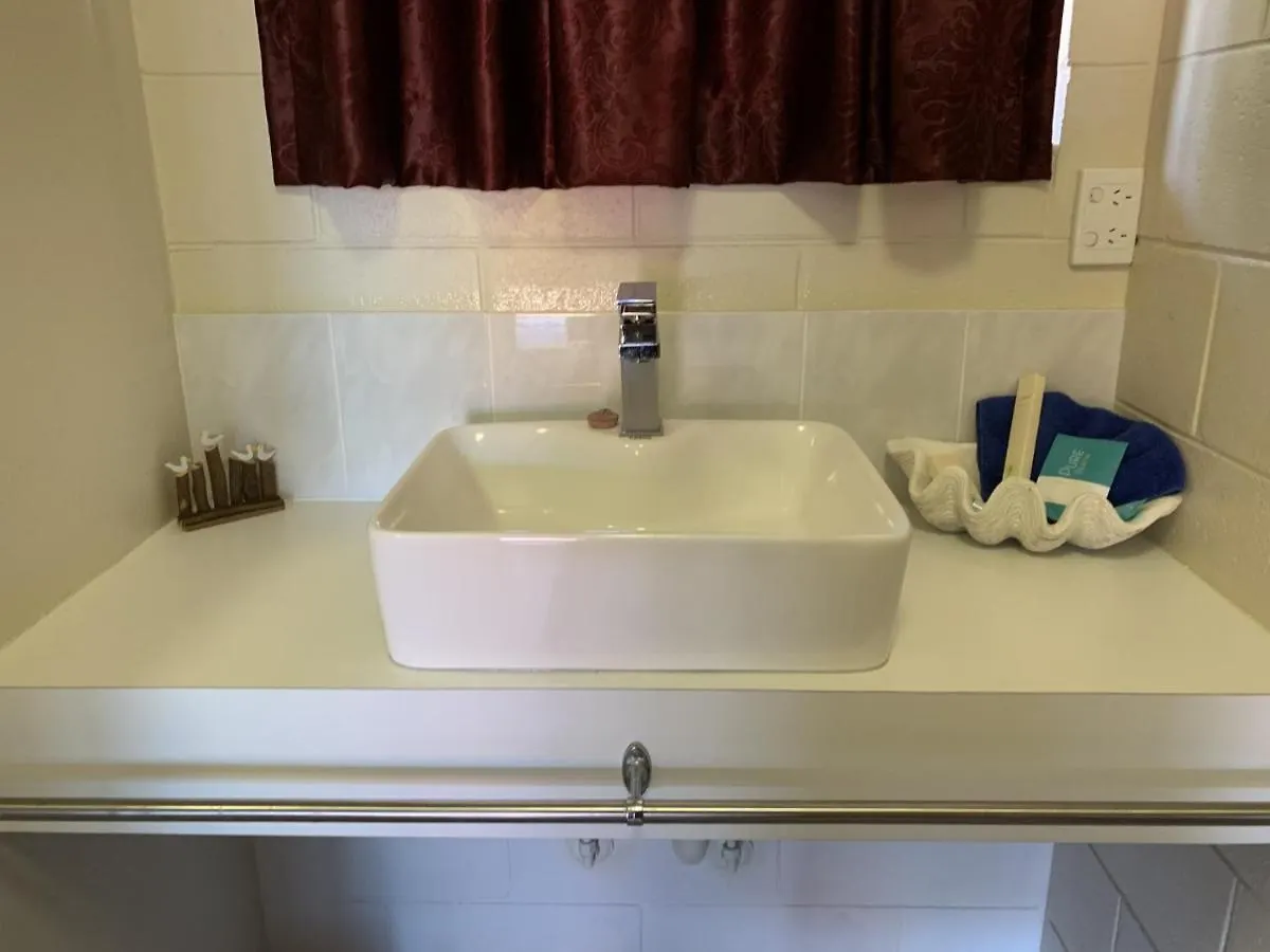 Hotel Sandpiper Motel Sarina Australia